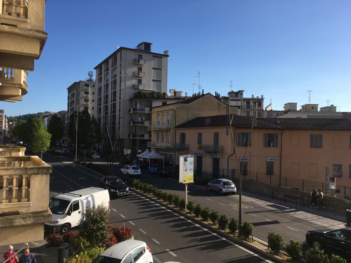 La Mascarella Apartamento Alba  Exterior foto